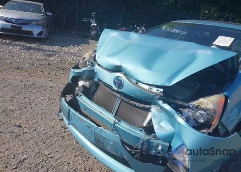 2012 Toyota Prius C from USA, damaged, VIN JTDKDTB36C1030074